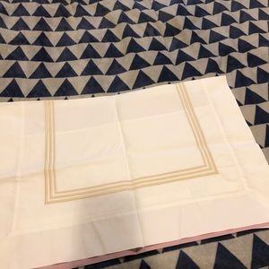 Pratesi pillow shams